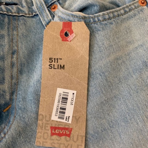 Levi’s Ripped Jeans - Picture 4 of 6